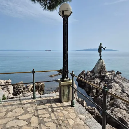 Rose's Corner Opatija